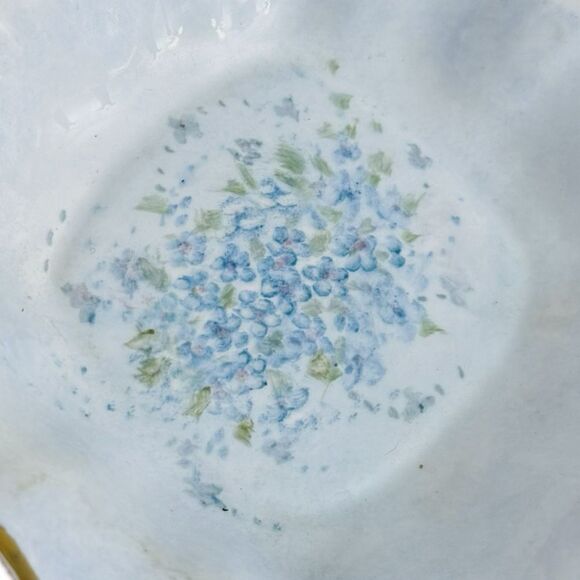 Scalloped Dish with Floral Design and Gold Edging - Picture 2 of 7